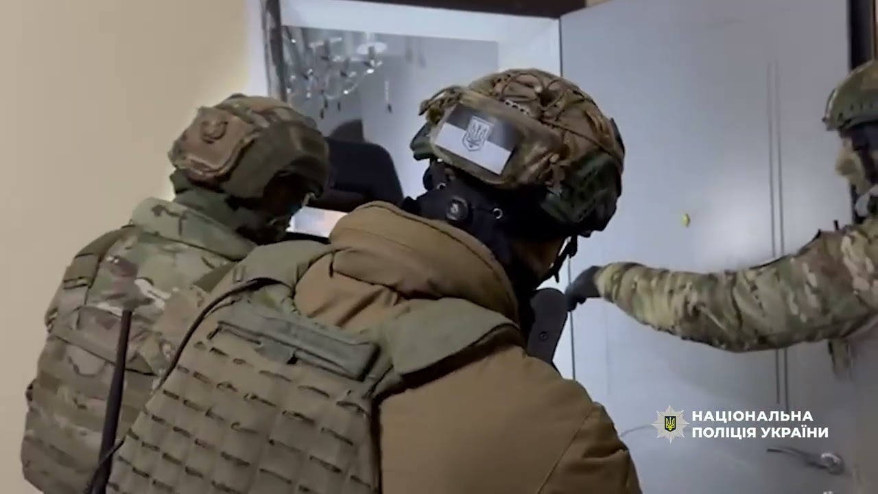 Фото для новини:Нацполіція затримала членів наркоугруповання та вилучила наркотиків на 5 млн грн