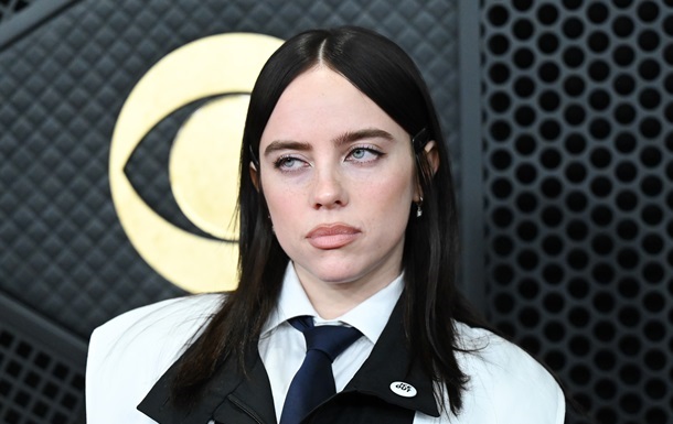 Фото для новини:Республіканський сенатор вимагає забрати у Біллі Айліш Ґреммі