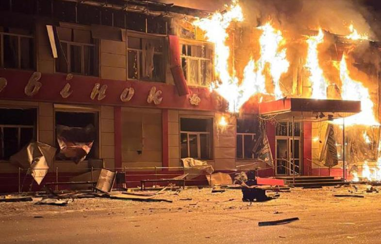 Фото для новини:РФ вдарила по магазину на Харківщині, семеро постраждалих