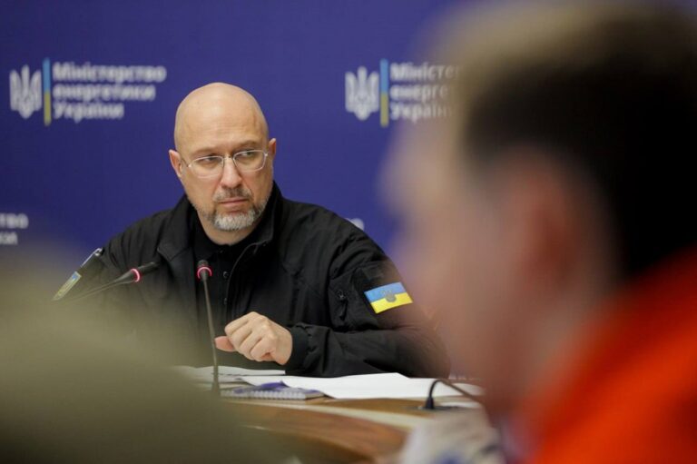 Фото для новини:Росія готує нові удари по енергетиці України - Шмигаль