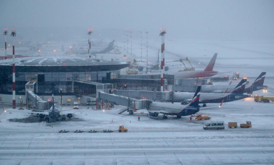 Фото для новини:Росіян висадили з літака, що мав летіти на Кубу