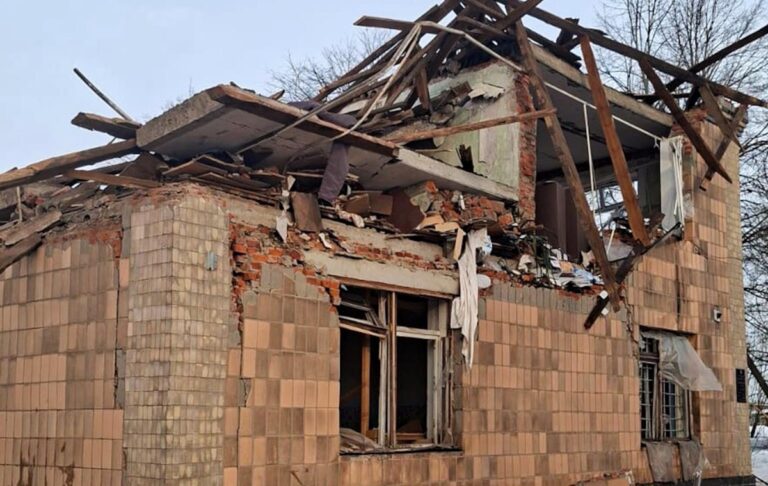 Фото для новини:Росіяни атакували аграрне підприємство на Сумщині: є загиблі