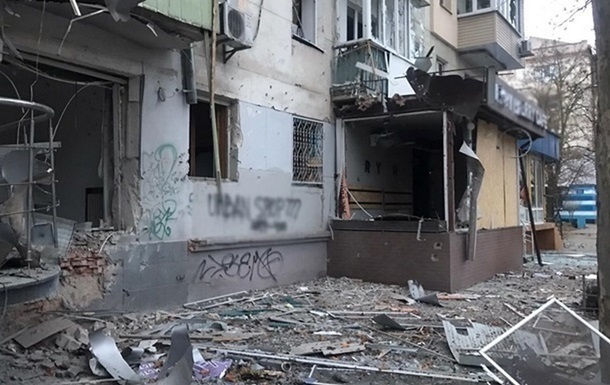 Фото для новини:Росіяни вдарили по Херсону: є загибла та поранені