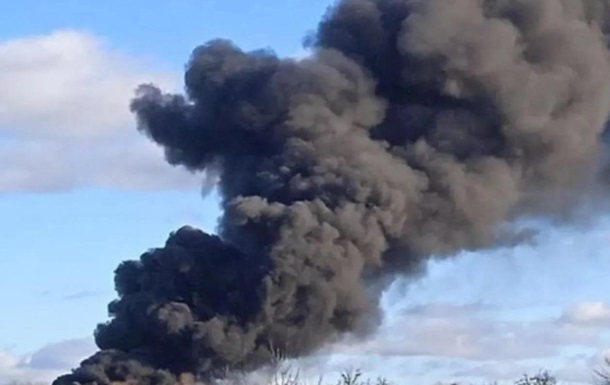 Фото для новини:Росіяни вдарили по транспортній інфраструктурі та гімназії на Чернігівщині