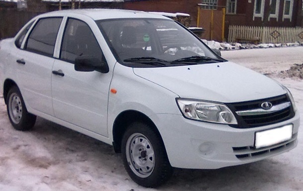 Фото для новини:Російський авторинок обвалився до 20-річного мінімуму