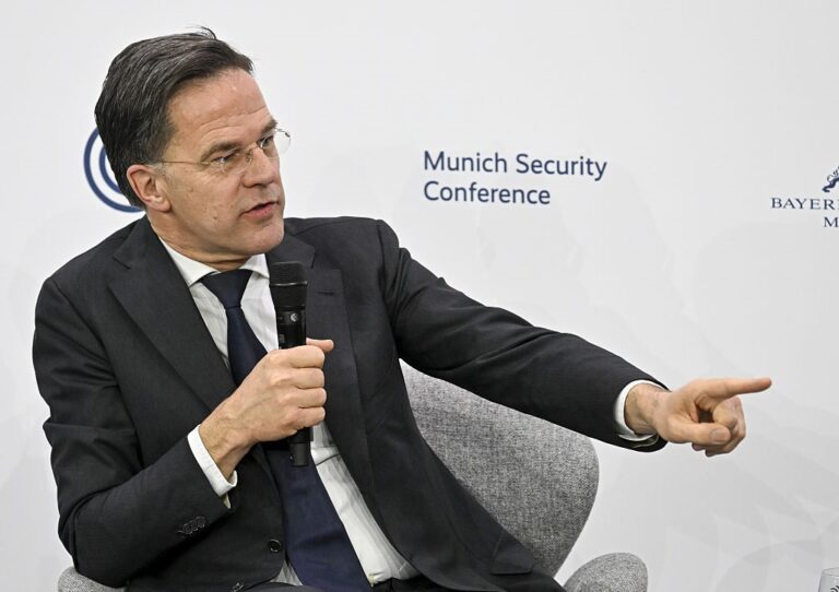 Фото для новини:Рютте заявив про "шалені" втрати Росії в Україні