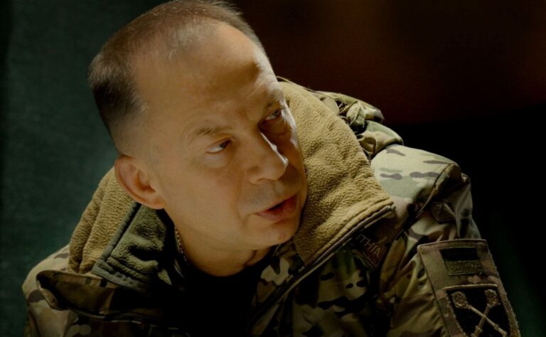 Фото для новини:Сирський про фронт: Обрана тактика дає результат