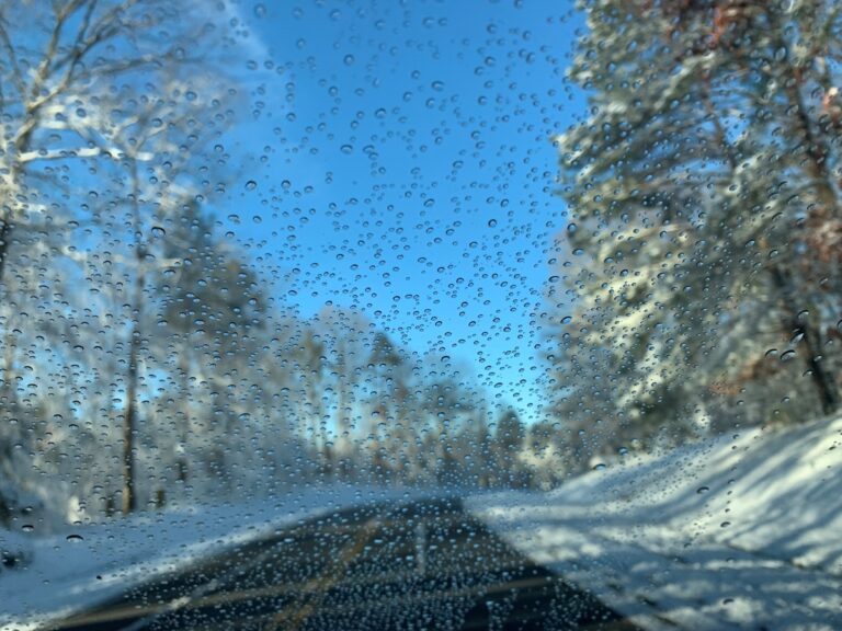 Фото для новини:Сніг, дощ і ожеледиця: синоптики про погоду в Україні