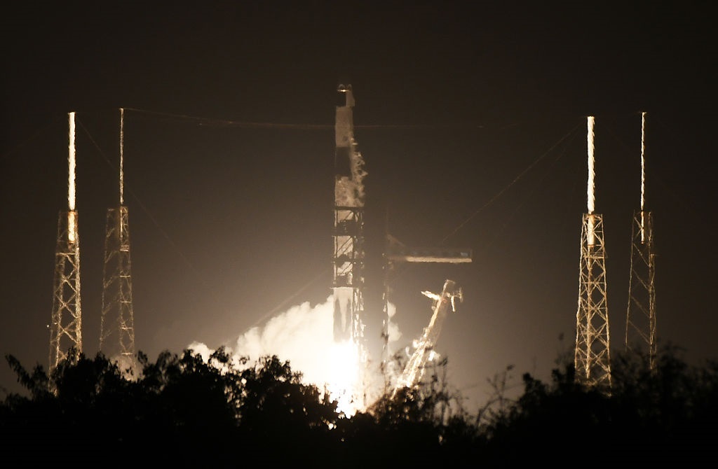 Фото для новини:SpaceX вдруге приземлила ракету на Багамах