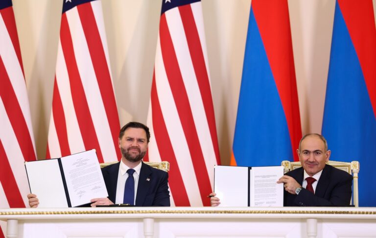 Фото для новини:США витісняють РФ з енергетики Вірменії