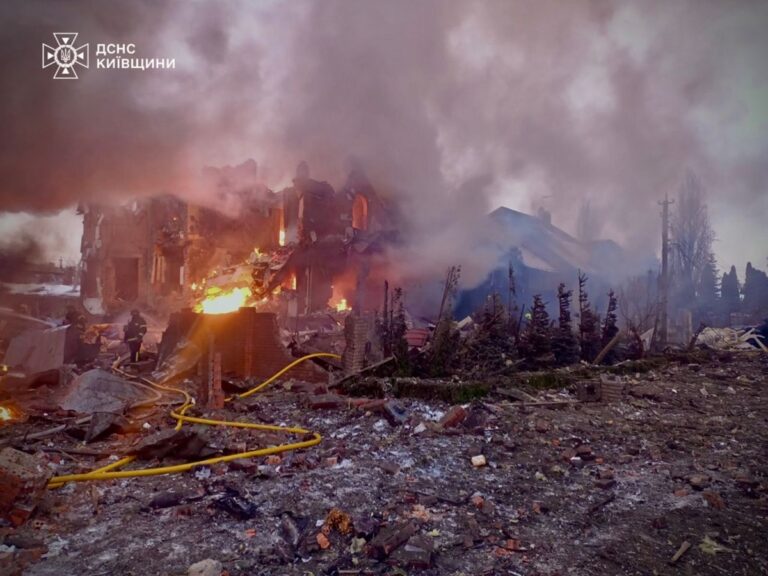 Фото для новини:Стали відомі наслідки обстрілу Київщини