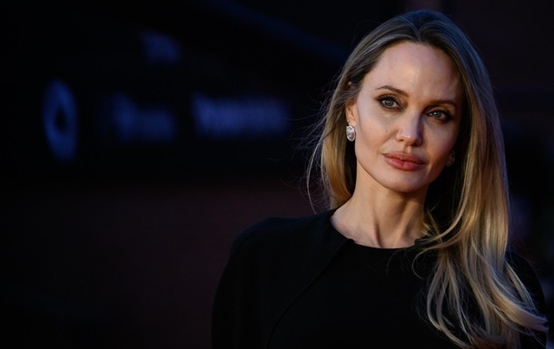Фото для новини:Світ втомився від новин. Джолі висловилася про війну в Україні