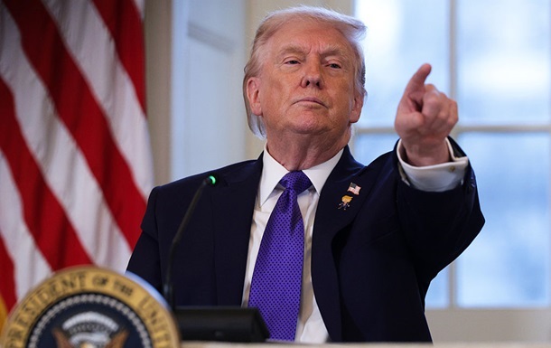 Фото для новини:Трамп вимагає назвати у його честь вокзал і аеропорт - ЗМІ