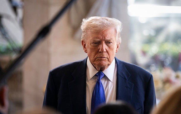 Фото для новини:Трамп знову задіяв свій метод тиску на Київ - ЗМІ