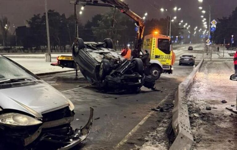 Фото для новини:Травми і ДТП: комунальникам дев'яти районів Києва оголосили про підозри