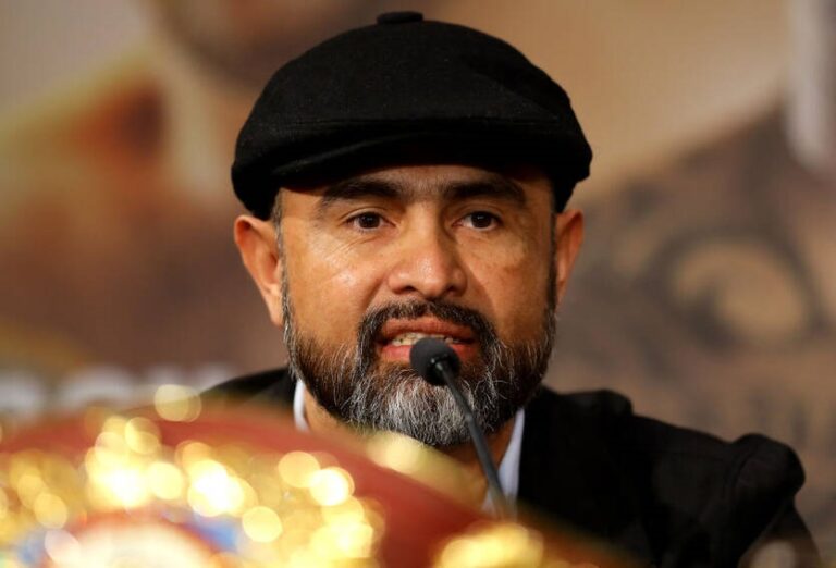 Фото для новини:Тренер Руїса розповів, чи відбудеться бій його підопічного з Усиком