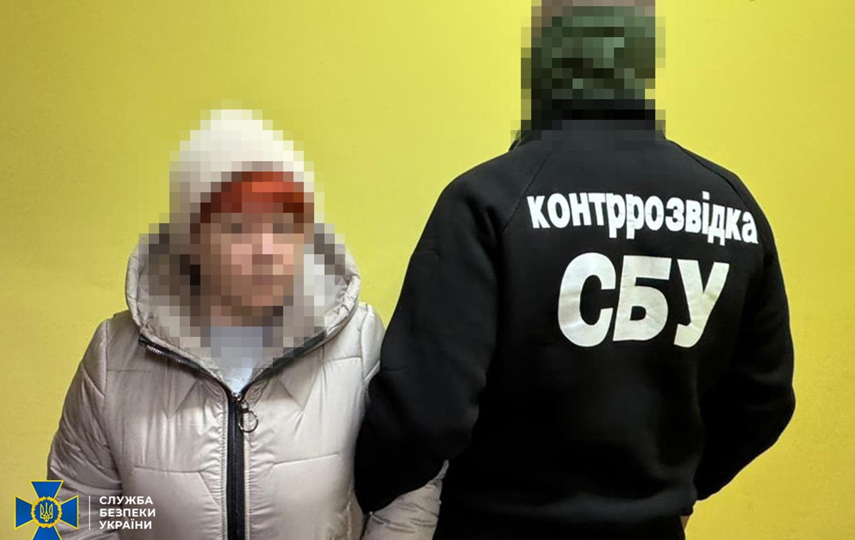 Фото для новини:У Хмельницькому викрили агентку РФ, яка робила "відеопастки" для ударів