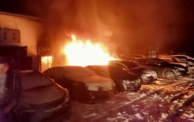 Фото для новини:У Києві горіла трансформаторна підстанція