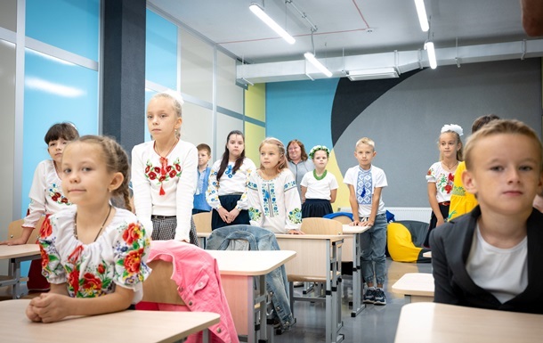 Фото для новини:У Києві тимчасово об&rsquo;єднають школи та дитсадки