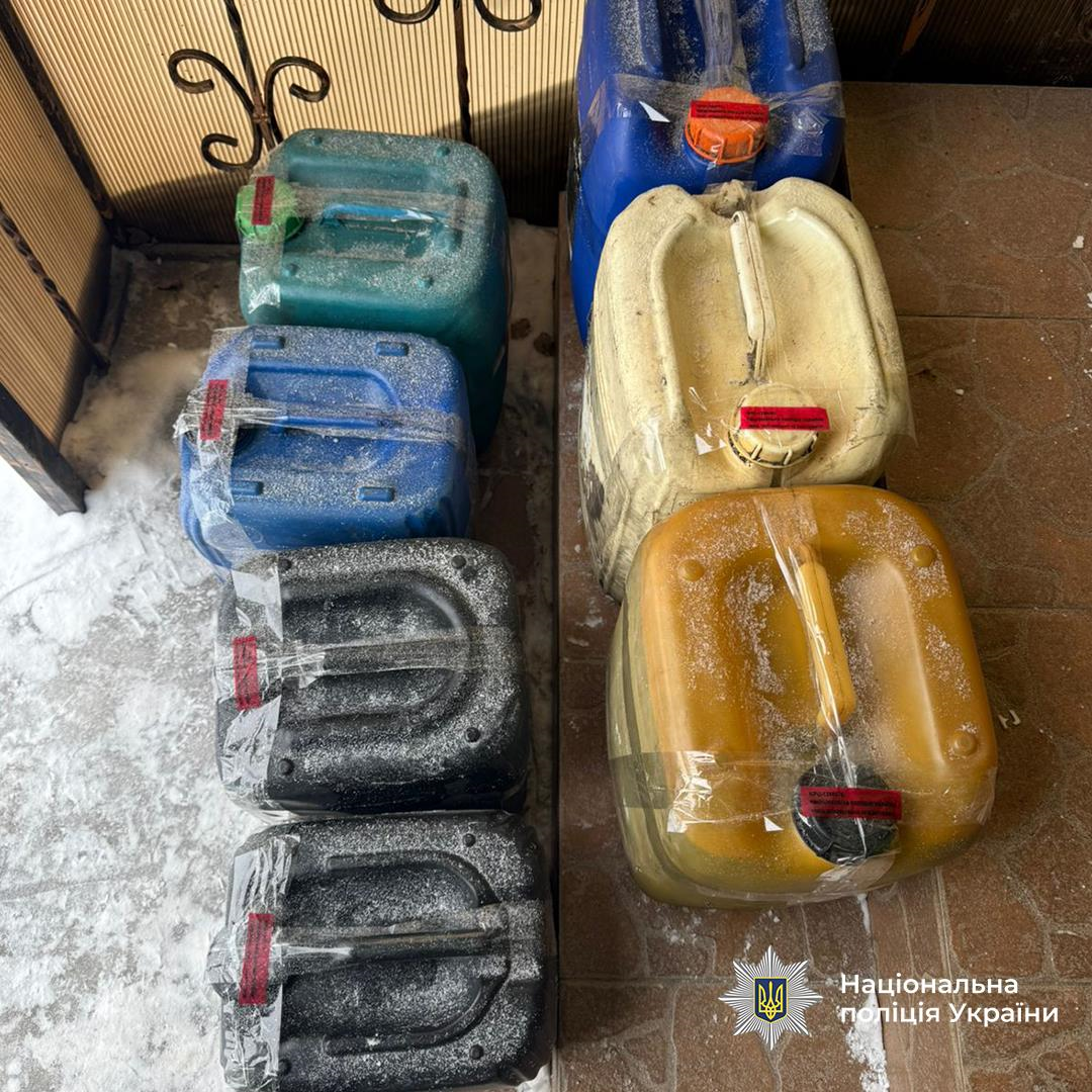 Фото для новини:У Києві викрито працівників локомотивного депо, які крали пальне