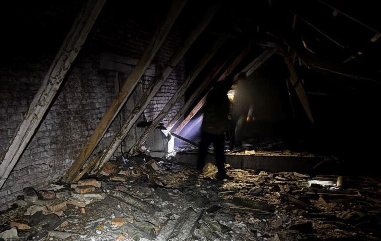 Фото для новини:У Новгород-Сіверському росіяни знищили будівлю РДА