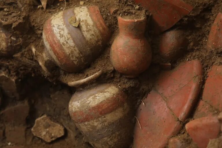 Фото для новини:У Панамі знайшли королівську гробницю з золотом віком понад тисячу років