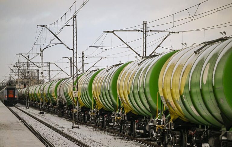 Фото для новини:У Польщі диверсант спробував пустити під укіс потяг з паливом для України