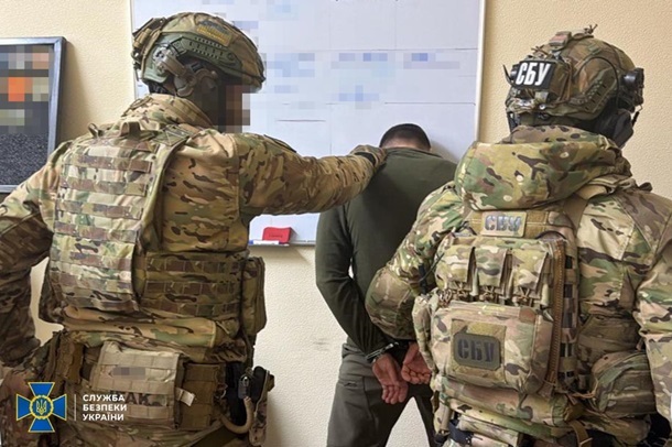 Фото для новини:У Повітряних силах прокоментували затримання посадовця