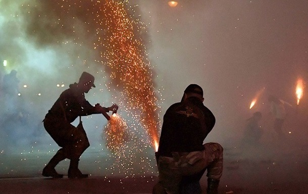 Фото для новини:У Рівному невідомі запустили салюти у річницю вторгнення РФ