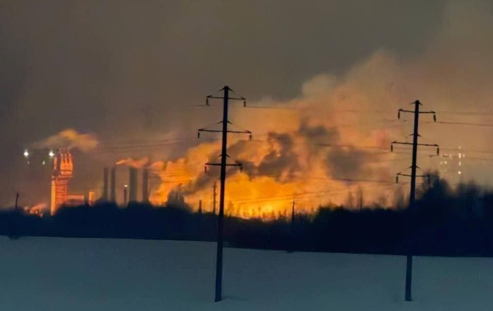 Фото для новини:У Росії атаковано хімзавод, є загиблі - соцмережі