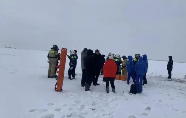 Фото для новини:У Росії розбився літак: весь екіпаж загинув