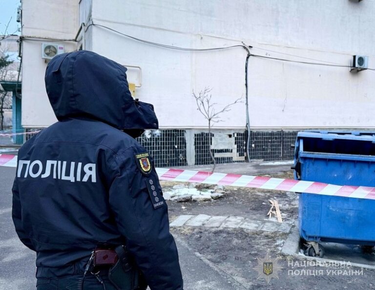 Фото для новини:У сміттєвому контейнері в Одесі виявили плід дитини