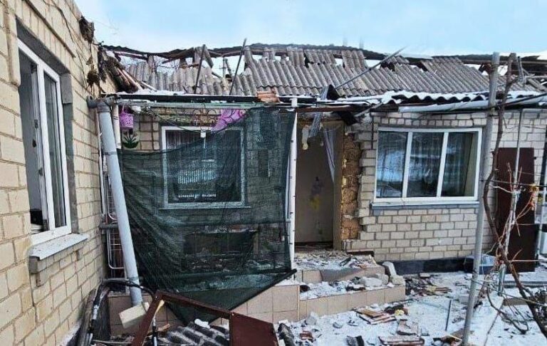 Фото для новини:У Запоріжжі атаковано промисловий обʼєкт, є жертви