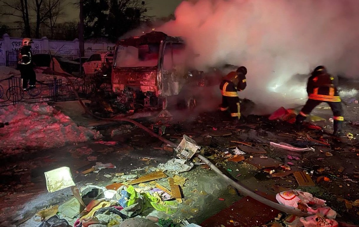 Фото для новини:Удар по Києву: з'явилися фото наслідків атаки