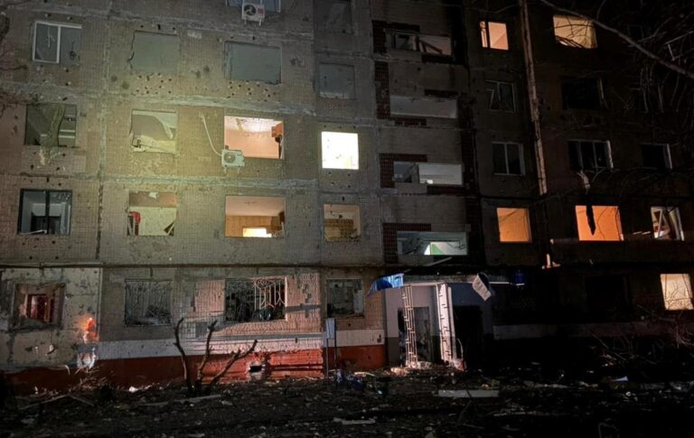 Фото для новини:Удари РФ по Краматорську: пошкоджені понад 20 багатоповерхівок