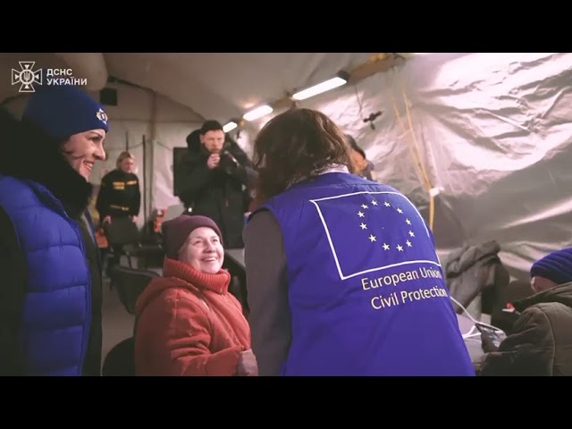 Фото для новини:Андрій Даник зустрівся з Єврокомісаркою Аджею Лябіб на території мобільного Пункту незламності ДСНС