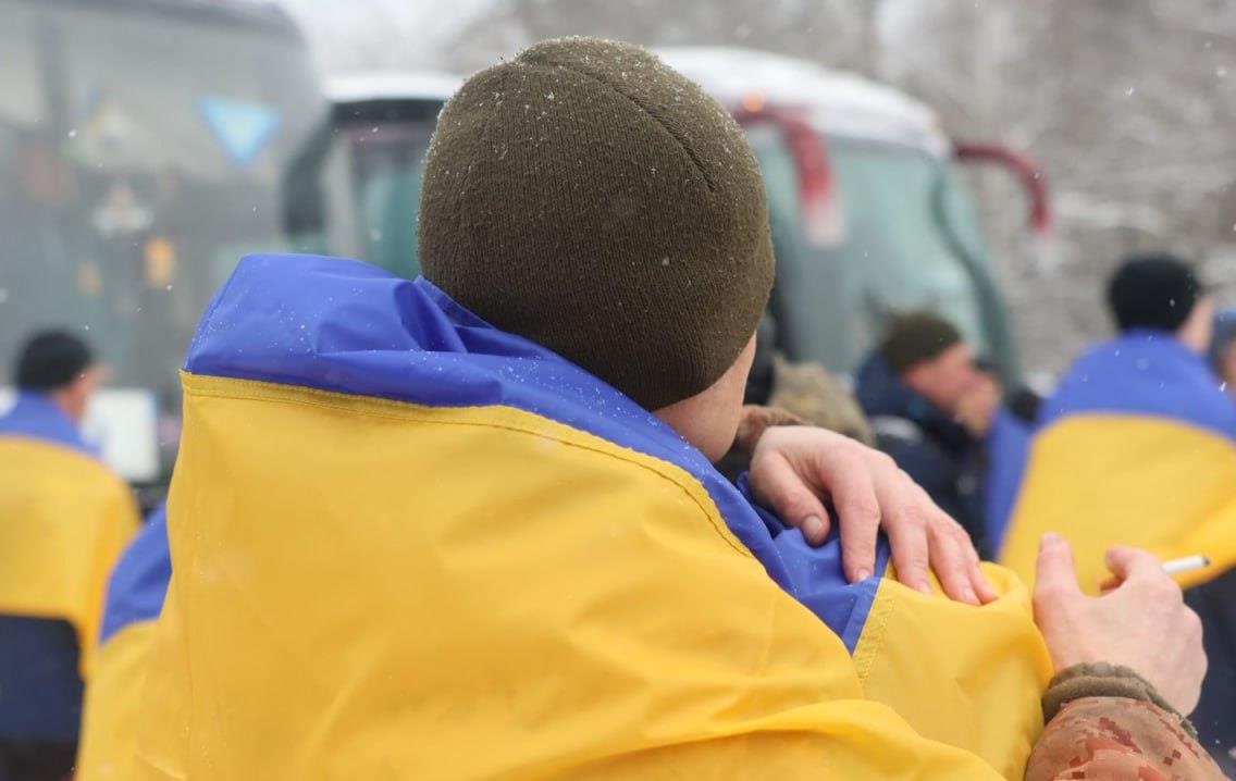 Фото для новини:Україна повернула з полону 157 і цивільних