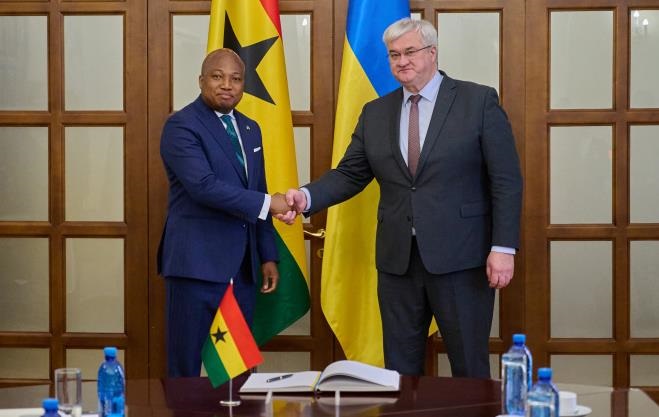 Фото для новини:Україна та Гана готують угоду про оборонну співпрацю