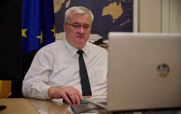 Фото для новини:Україна й Австрія обговорюють передачу електростанцій - Сибіга