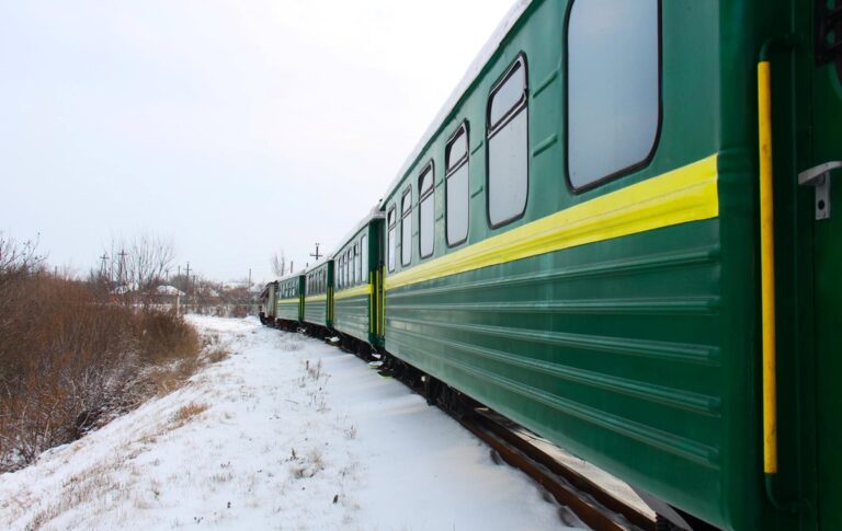 Фото для новини:Укрзалізниця обмежила рух поїздів у трьох областях