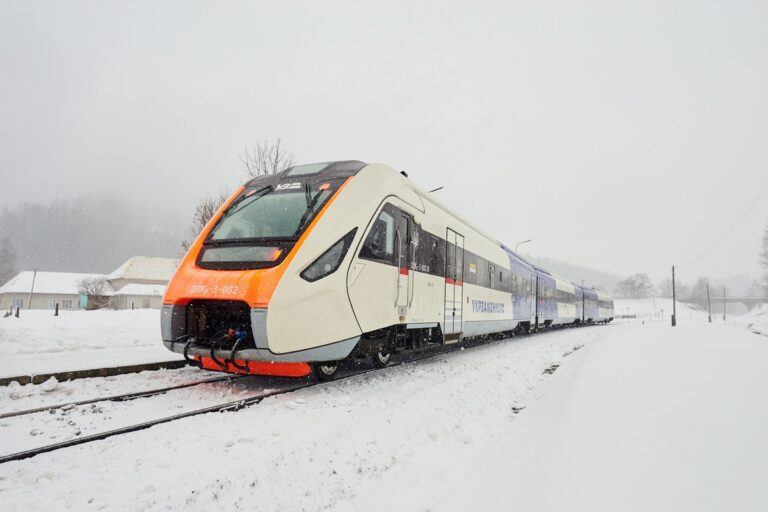 Фото для новини:Укрзалізниця у деяких регіонах запровадила тимчасові обмеження