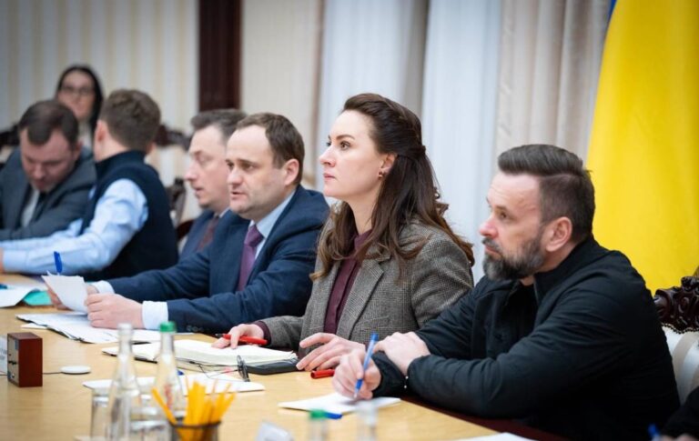 Фото для новини:Уряд готує регіони до ударів РФ по енергетиці й після зими