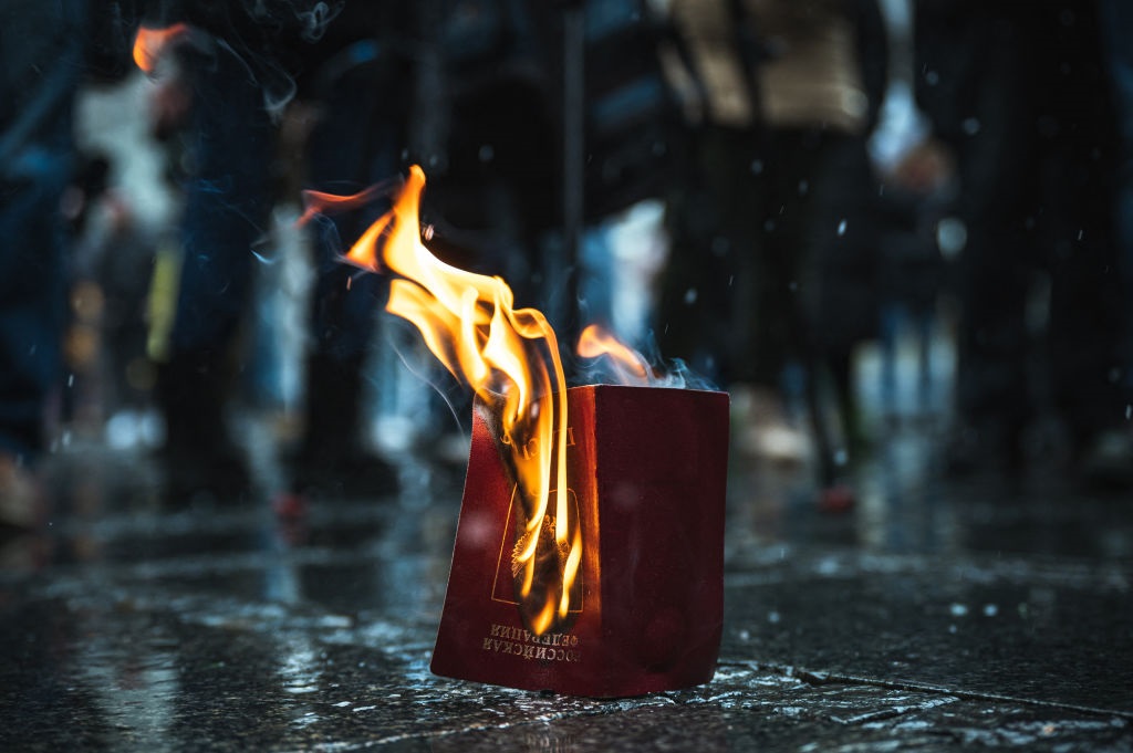 Фото для новини:В Абхазії домоглися скасування видачі паспортів РФ