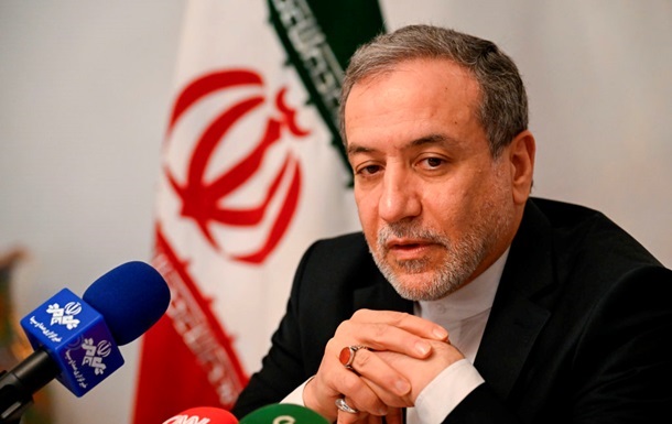 Фото для новини:В Ірані заявили, що готові до війни зі США, але сподівається на угоду