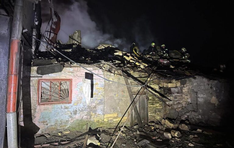 Фото для новини:В Одесі після удару БПЛА сталася пожежа