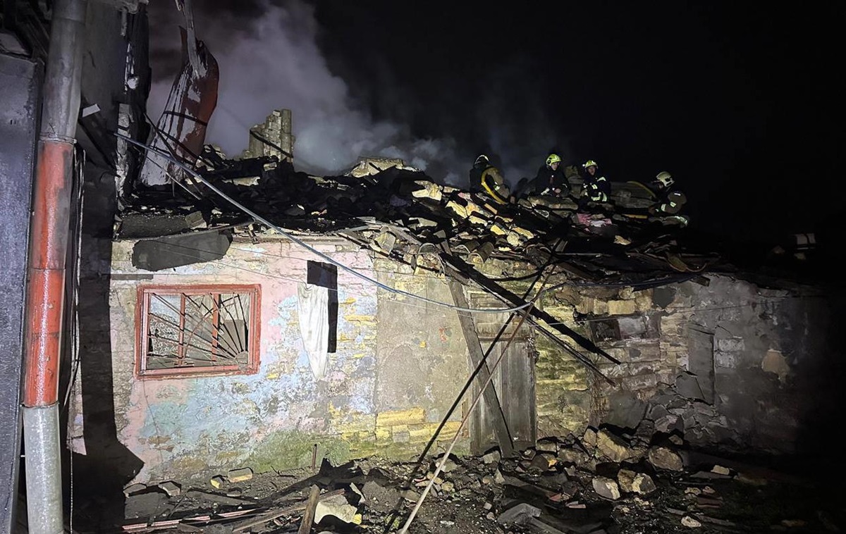 Фото для новини:В Одесі після удару БПЛА сталася пожежа