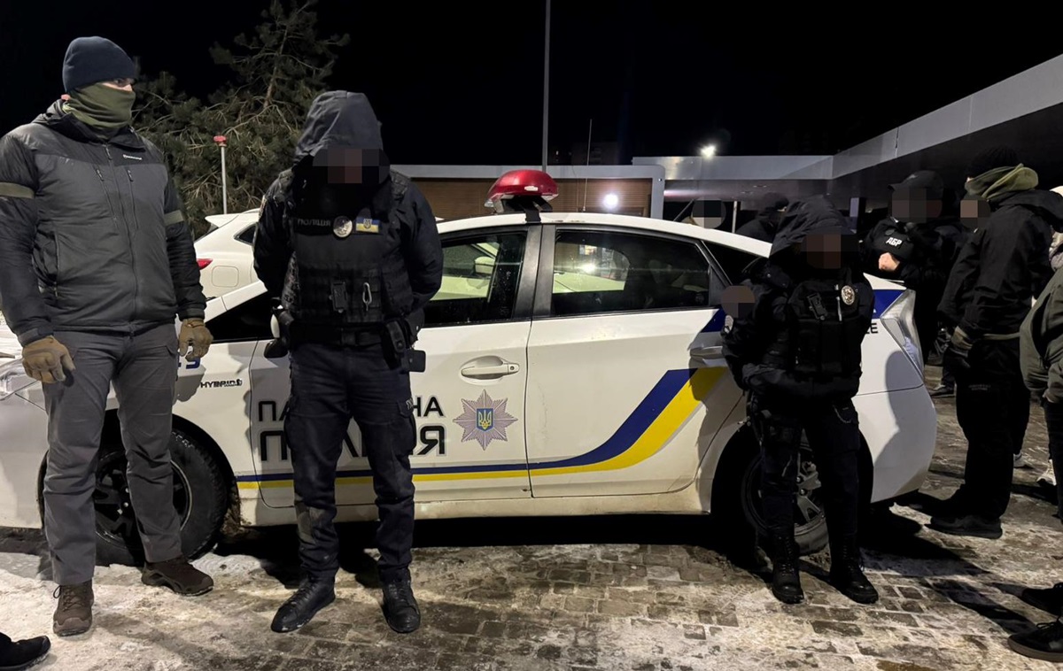 Фото для новини:В Одесі затримано правоохоронців, що шантажували водіїв доставленням у ТЦК