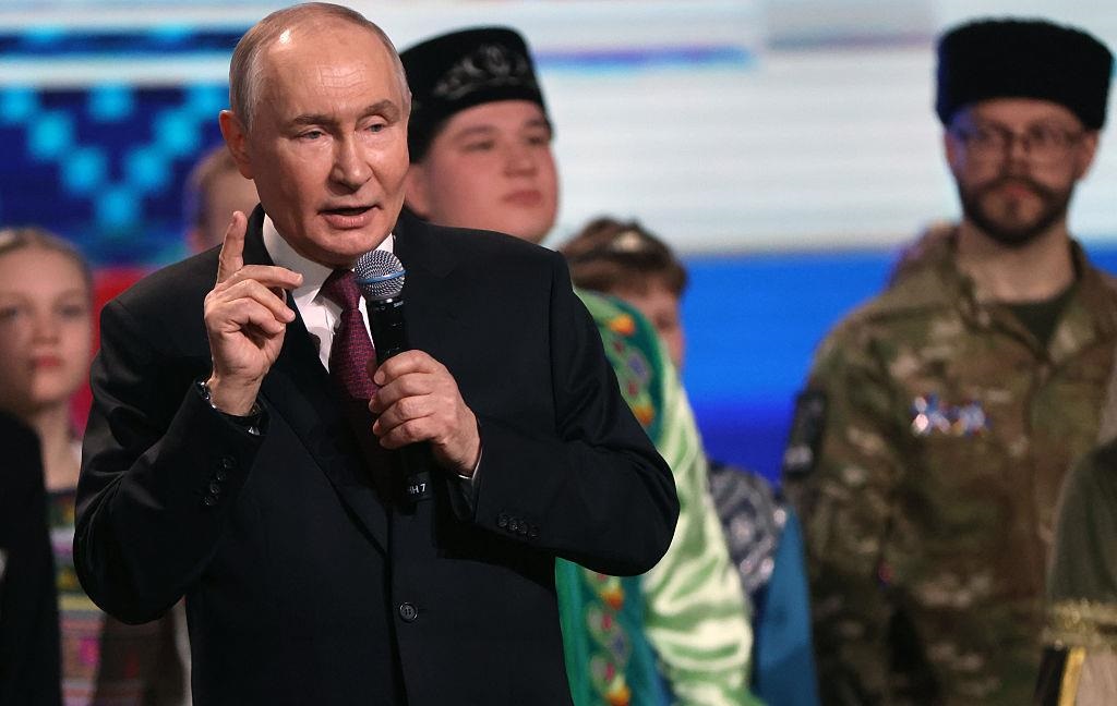 Фото для новини:В РФ вирішили відключати росіянам зв'язок "на вимогу" Путіна