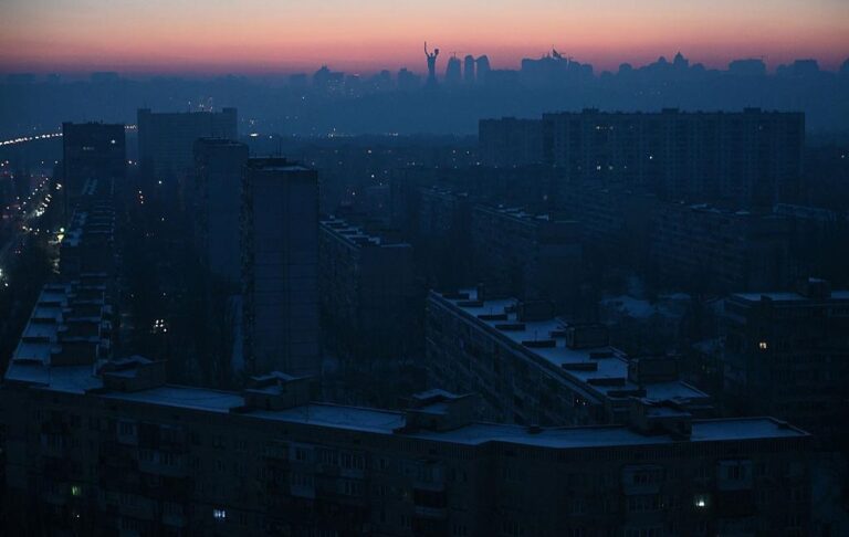 Фото для новини:В Україні продовжили цілодобові відключення