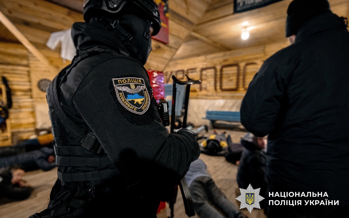 Фото для новини:Викрито "реабілітаційний центр", де утримували 58 осіб